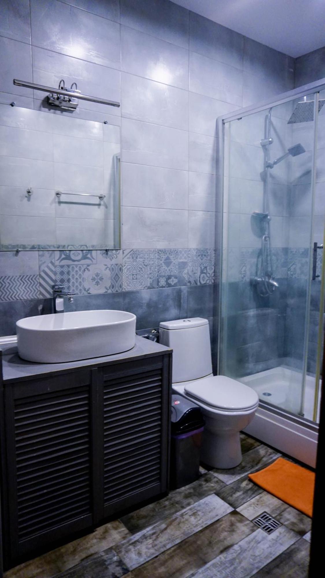 J Square Hostel Tbilisi Eksteriør bilde